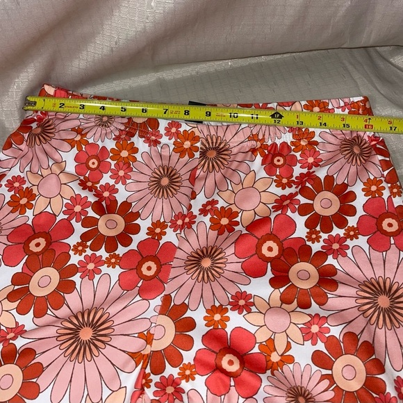 SHEIN Floral Patterned Flare Pants - Picture 4 of 8